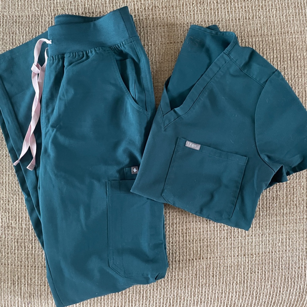 FIGS Caribbean Blue Catarina small top and Yola skinny 2.0 pants small TALL
